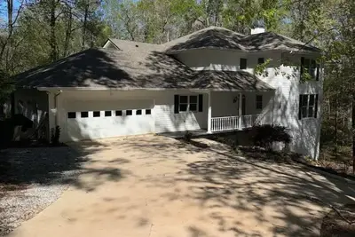 New Listing Discount! Luxurious Lake House  With Dock