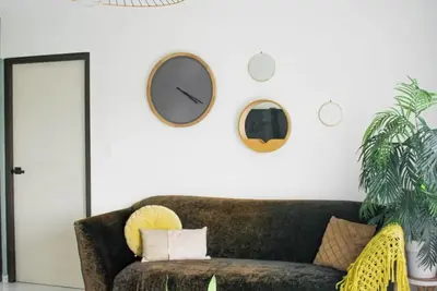 Stylish & Modern Apt in Quiet Area