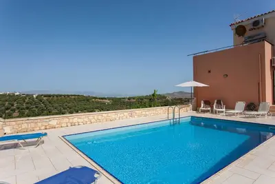 Image de Hillside Seaview Apt. ︱A Poolside Holiday Escape