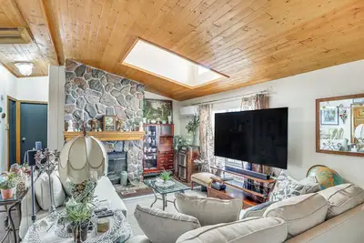 Image de Quiet Dolan Springs Home w/ Patio, Mountain Views!