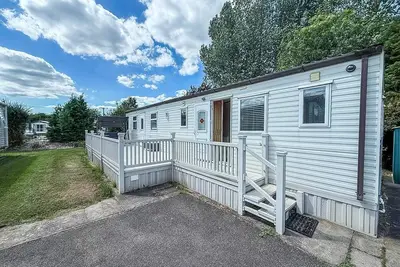 Image de Great caravan with spacious decking Southview Holiday Park, Skegness ref 33035v