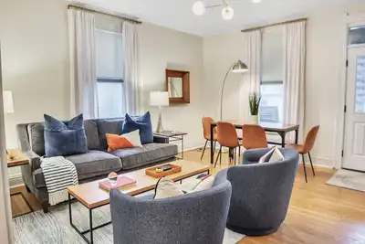 Image de Modern Cottage Walkable to Iu Campus & Kirkwood. Family Friendly!