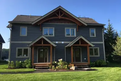 Image de 3 + bed 2 bath Villa on Lake Muskoka