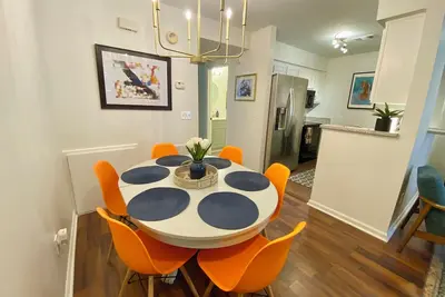 Image de Jet'S Hangar: Walkable, Pet-Friendly, Renovated Game Day Townhome!
