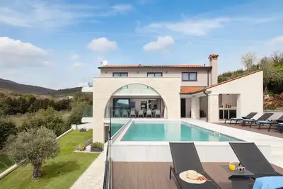 Belle maison à Sveta Marina avec sauna