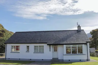 Tigh Na Drochit, family friendly, with open fire in Glenelg