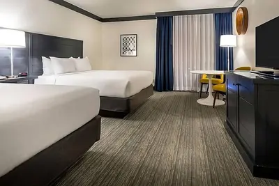 Image de Heart of Las Vegas! Onsite Restaurant and Bar, Short Drive to The Strip!