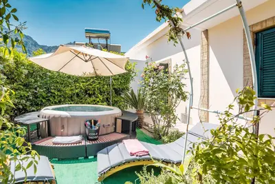 Image de Maison de campagne \"Villa Di Lucia\" avec vue sur les montagnes, Wi-Fi et climatisation