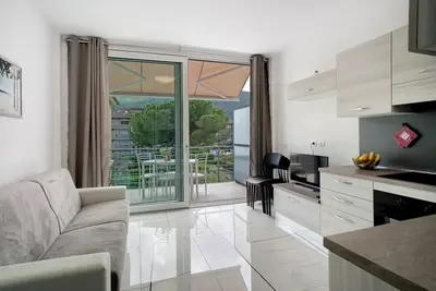 Image de Appartement 'Le Vigne Marina Di Andora' avec balcon, Wi-Fi et climatisation
