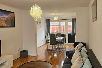 Image de City Classic- Remarkable 3-Bed House in Birmingham