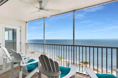 Image de Your Dream Beachfront Getaway Awaits: 2Br Condo w/ Breathtaking Waterfront Views