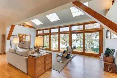 Image de Chic Addison Home w/ Fire Pit on 8 Private Acres!