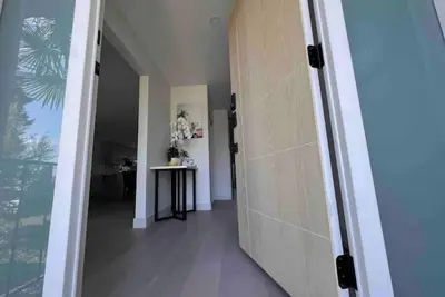 Image de 3 brand new bedroom upper house