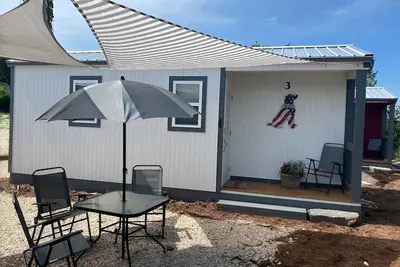 Image de Riverside Cabin in Bend, Tx. 5 Minutes From Colorado Bend State Park