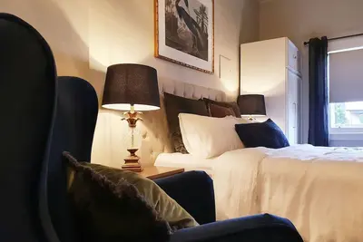 Image de \"The Chadwick\" Unique, High-end Boutique.