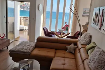 Image de Retraite moderne avec vue sur l'océan