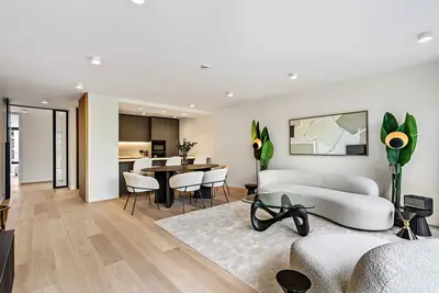 Image de Spacious 6th-Floor Gem: Modernity Meets Comfort!