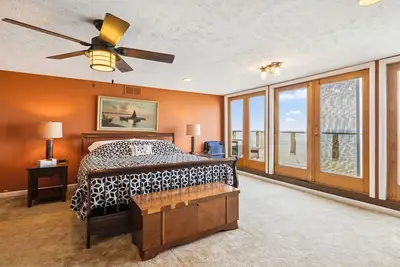 Image de Erieview Lakehouse - Lakeside Retreat in Gotl