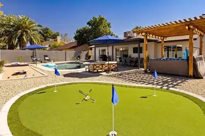 Image de Relaxing Family Haven, Pool, Hot Tub, Games