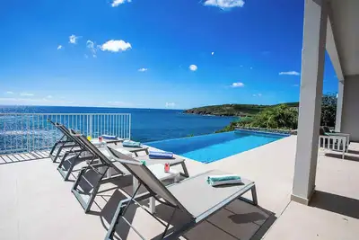 Image de Aqua in Indigo Bay by Personal Villas - Spectacular Brand New Home