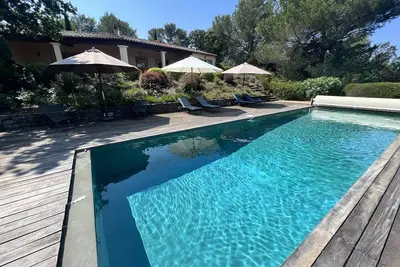 Image de Villa 4 chambres avec piscine privée dans la verdure