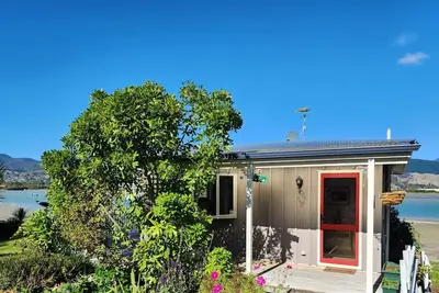 Image de Nelson Beachside Retreat is located on the charming Monaco peninsula.