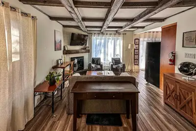 Kickback in Beautiful tranquil centrally located condo