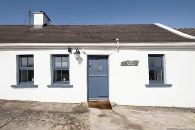 Image de Kineilty (Kitty's) Cottage - Breathtaking Sea Views!