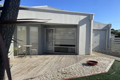 Image de Fee Wi-Fi, Town Centre, modern townhouse. Ideal holiday location!