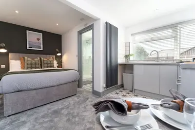 Work-Optimised Studio, Parking, Laundry, Fast Wifi