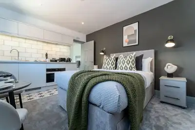 Functional & Chic Self-Catering Studio w/Parking