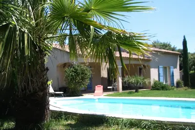 Image de Villa contemporaine récente en Campagne aixoise pour location saisonnière