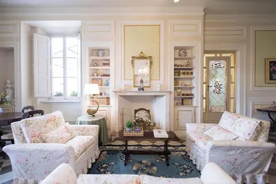Elegant ancient villa. Very close Lucca's Walls and train station. Private terrace