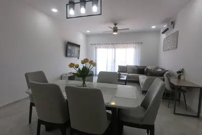 Image de Stylish Condo: With Ocean View And Rooftop Access