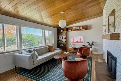 Image de Stylish Boise Retreat w/ Stunning Mountain Views\n