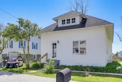 Image de Pet-Friendly Smith Island Cottage w/ Golf Cart!