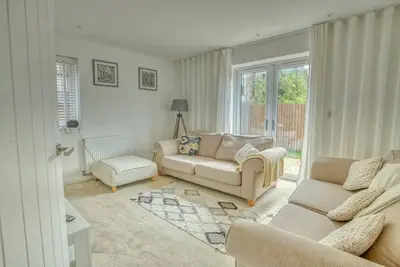 Image de Motherby 1 · Central House with a Garde - Pass the Keys