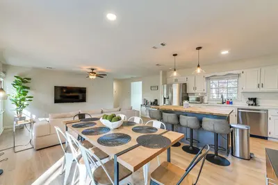 Image de Inviting Columbus Home w/ Deck: 7 Mi to Downtown!