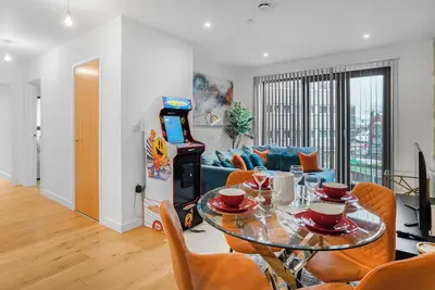 Image de The Arcade Machine Suite, 2Bed, 2Bath and Netflix by Noor Luxury Accommodations