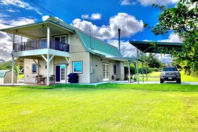 Image de Ocean View Estate with private hiking trail and volcanically heated hot tubs.