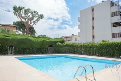 Image de T2 plage à 5min + piscine et clim