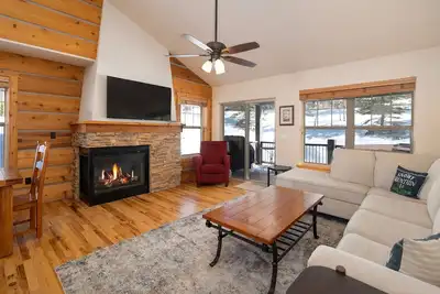 Image de 40 Reunion Ct w/ private hot tub