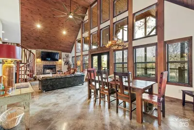 Image de Lakefront, Lakeviews Cedar Cabin- Rope Swing Cove