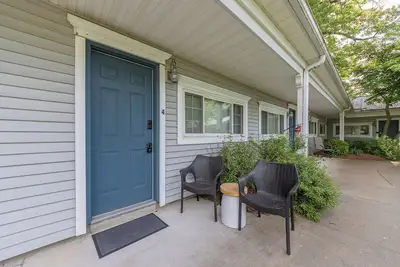Arrowhead #4 - Walking distance to downtown Saugatuck, Updated studio