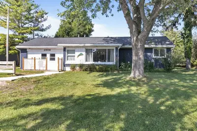 Image de Timber Lodge - Short distance to downtown, beaches, and breweries