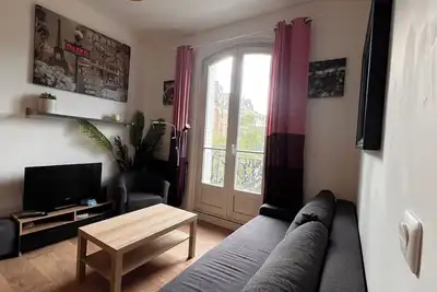 Image de bright three-room apartment next to Paris
