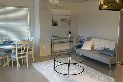 Image de Cozy home on the Clinton River W\/Private Dock Access \n