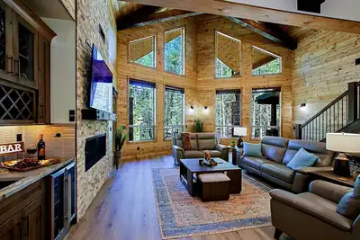 Image de Luxury Cabin in a woods! Private location 7000 ft elevation, 4 seasons!