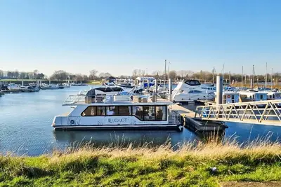 Image de Bateau au bord du lac à Ophoven avec.