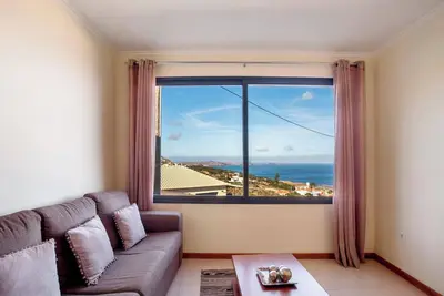 Image de Remarkable 3-Bed House in Machico